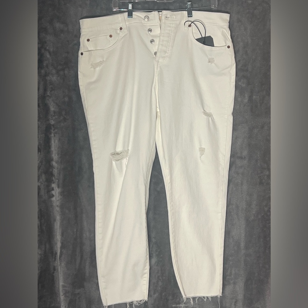Levi's Premium White Distressed Frayed Trendy Season Must Have Jeans 97% Cotton